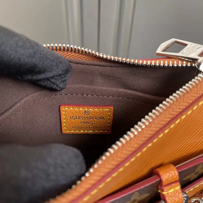LV 2304DJ0073 Bag 0727